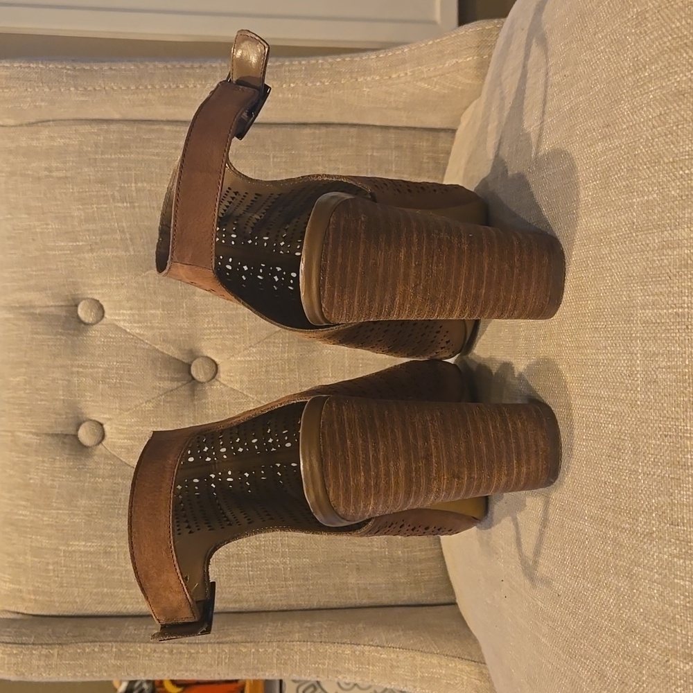 Vince Camuto Selda Open Toe Block Heel Bootie Siz… - image 2